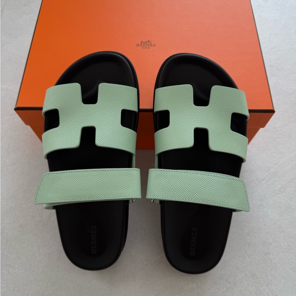 Hermès Chypre Sandals in Vert Jade EU38